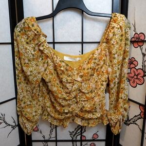 Astr Floral Gold Crop Top Ruffled Sleeves and Ruched Bodice Torso NWT Small